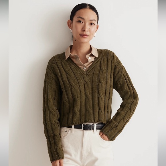 Madewell Cable-Knit V-Neck Crop Sweater in Loden Green in NM613 - Picture 1 of 8